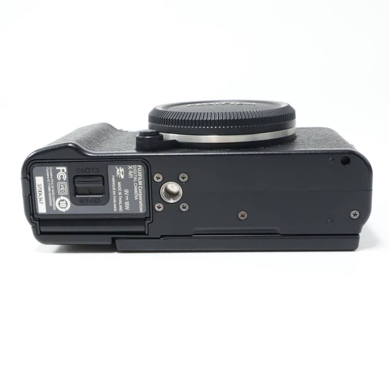 FUJIFILM X-M1 ボディ ブラック