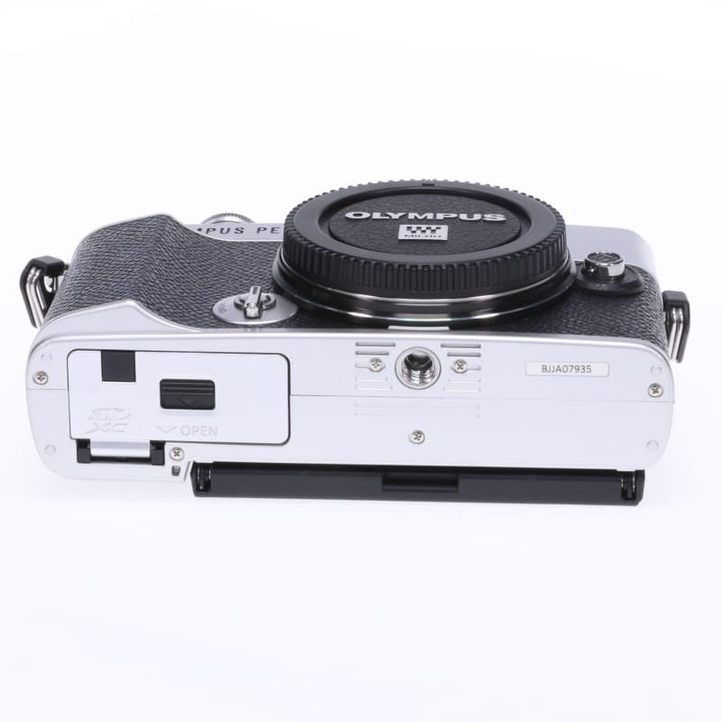 OLYMPUS／OM SYSTEM PEN E-P7 ボディー シルバー ABランク 中古