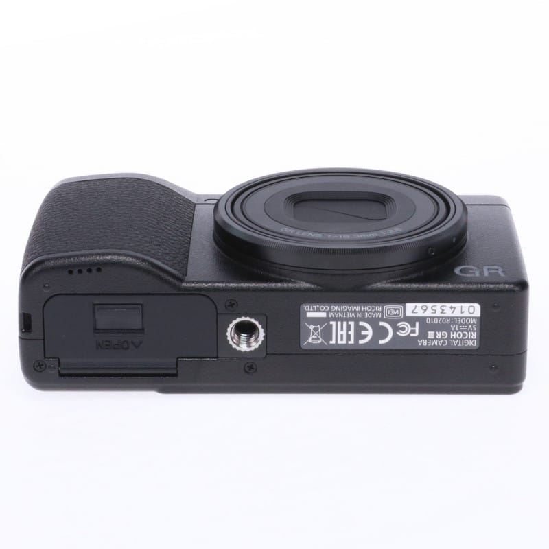 RICOH GR III