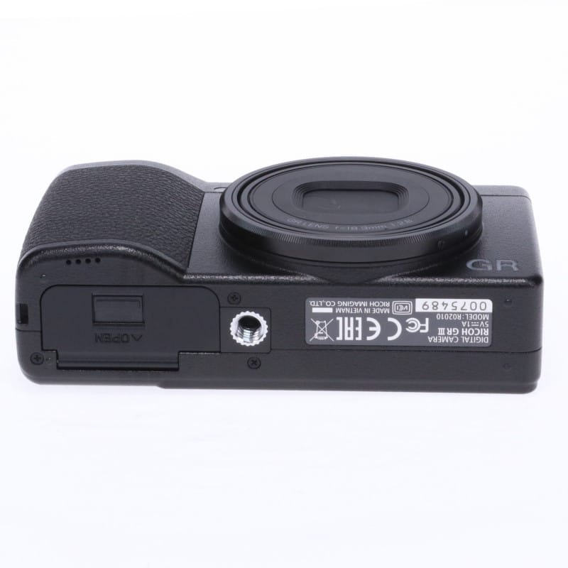 RICOH GR III