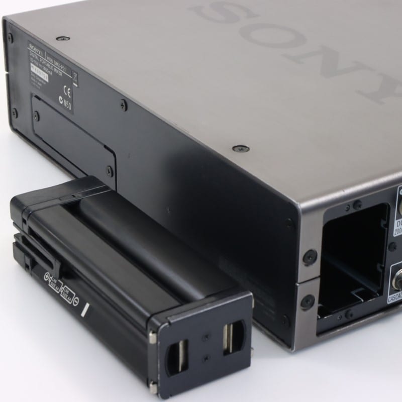 DMX-P01 [ポータブルデジタルミキサー]