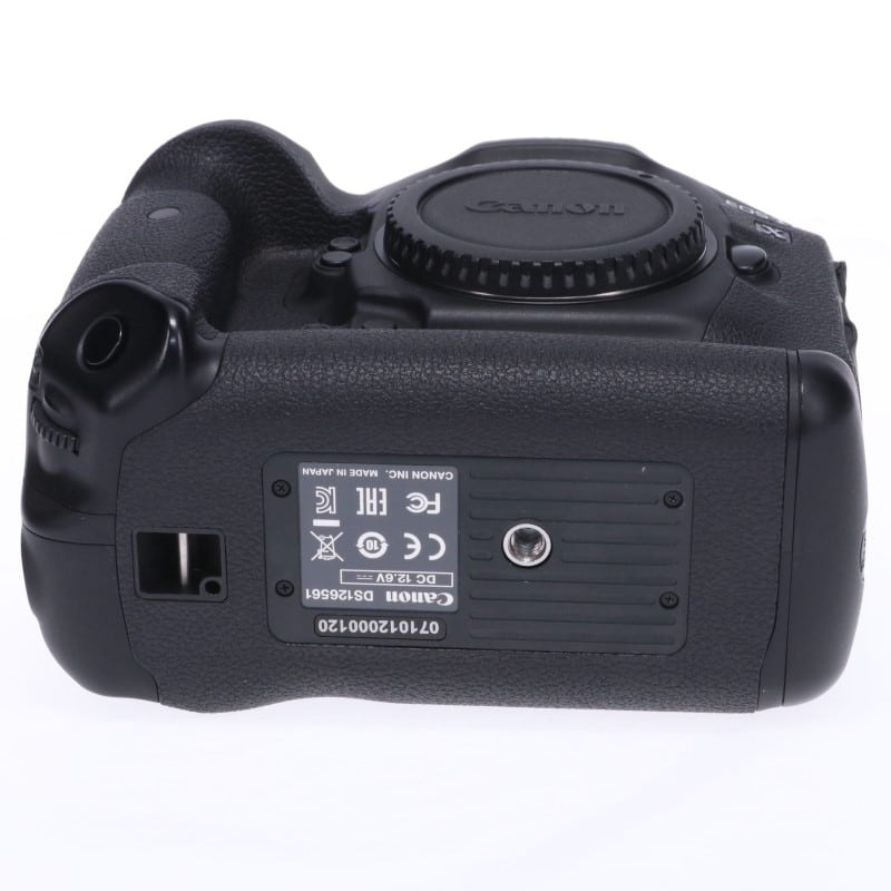 EOS-1D X Mark II ボディー