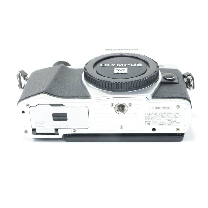 OM-D E-M10 MarkII ボディー シルバー