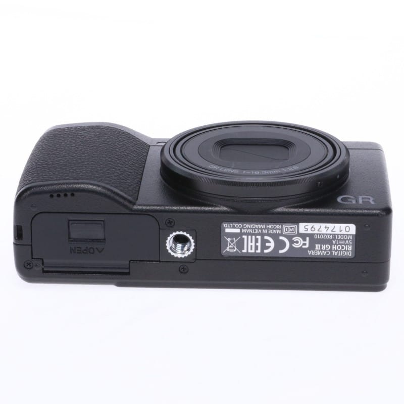 RICOH GR III