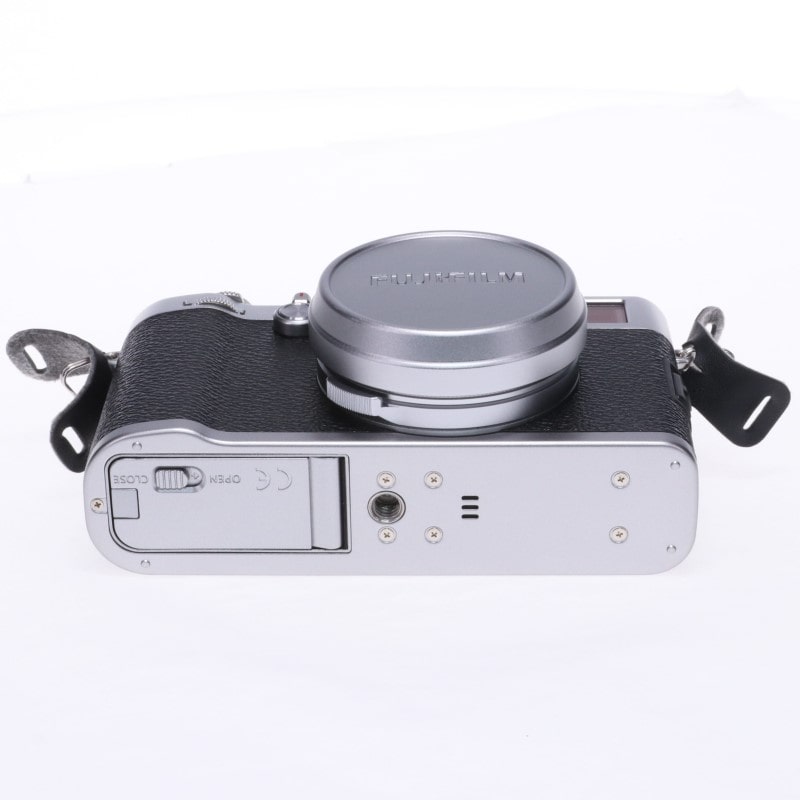 富士フイルム - 富士フイルムX100F 元箱有 富士フイルム X100F シルバー 中古 C2120160686666｜中古通販