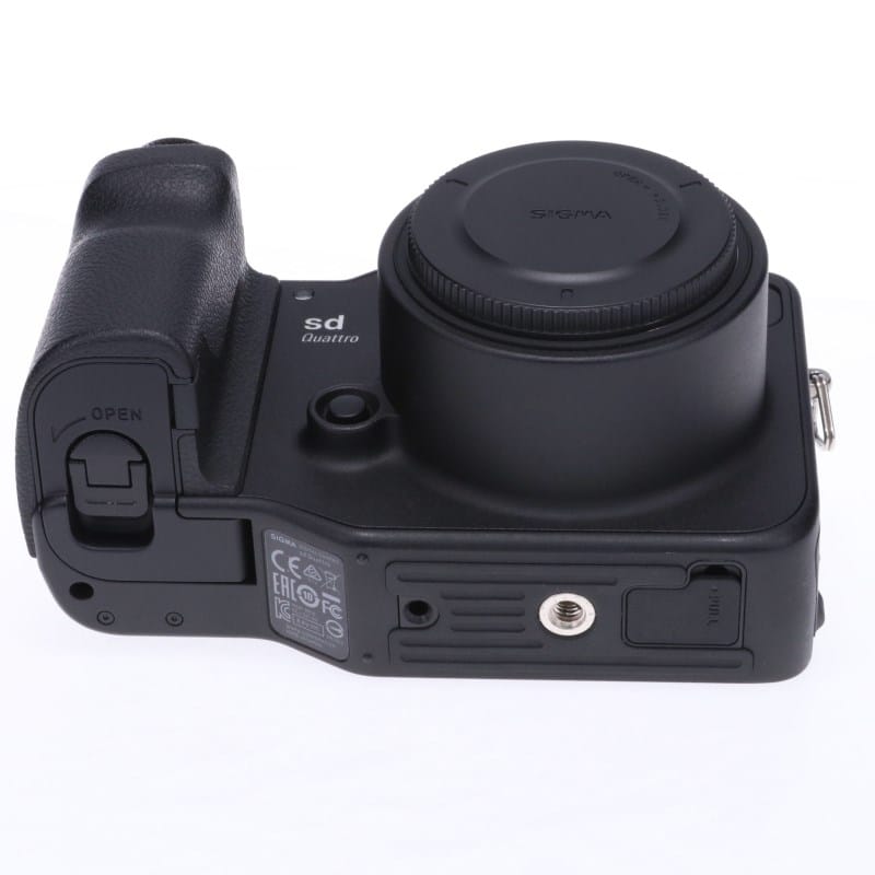 sd Quattro ボディ