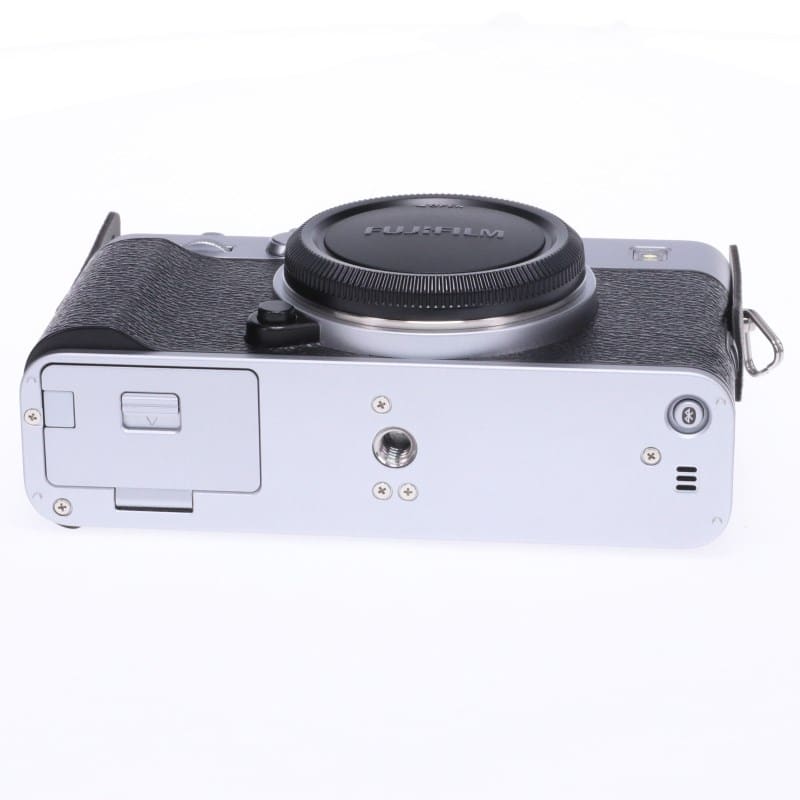富士フイルム FUJIFILM X-E5ボディ シルバー 富士フイルム FUJIFILM X-E5 ボディ シルバー Aランク 中古｜フジヤカメラ