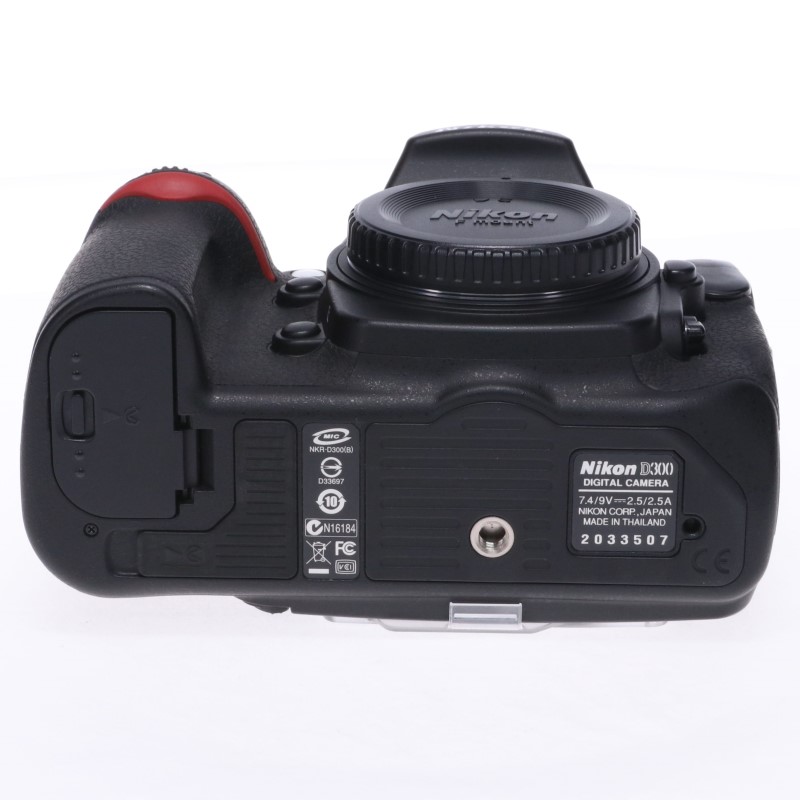 D300