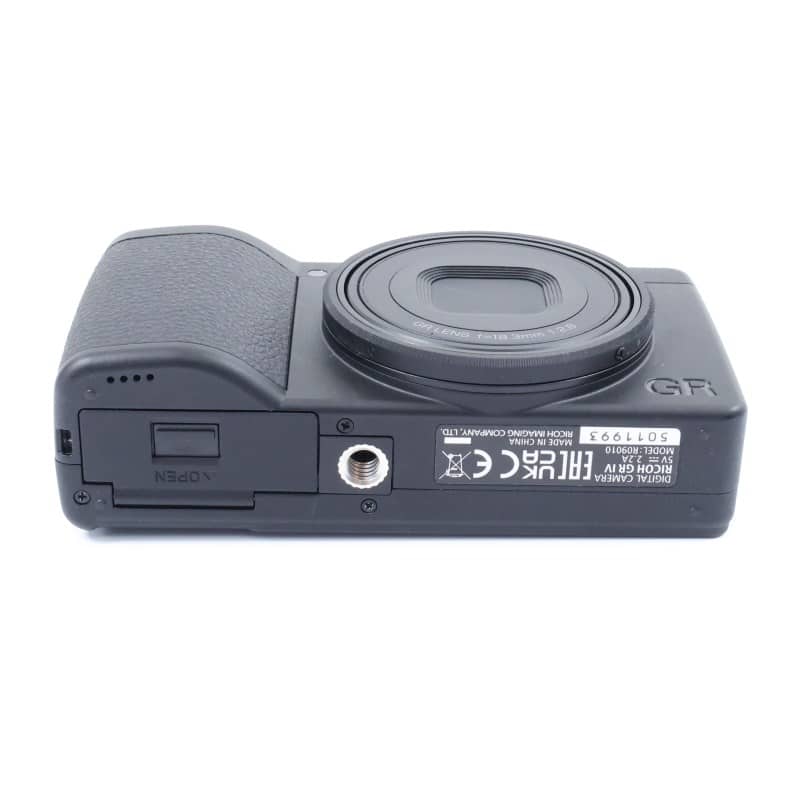 RICOH RICOH GR IV Monochrome AB+ランク 中古｜フジヤカメラ