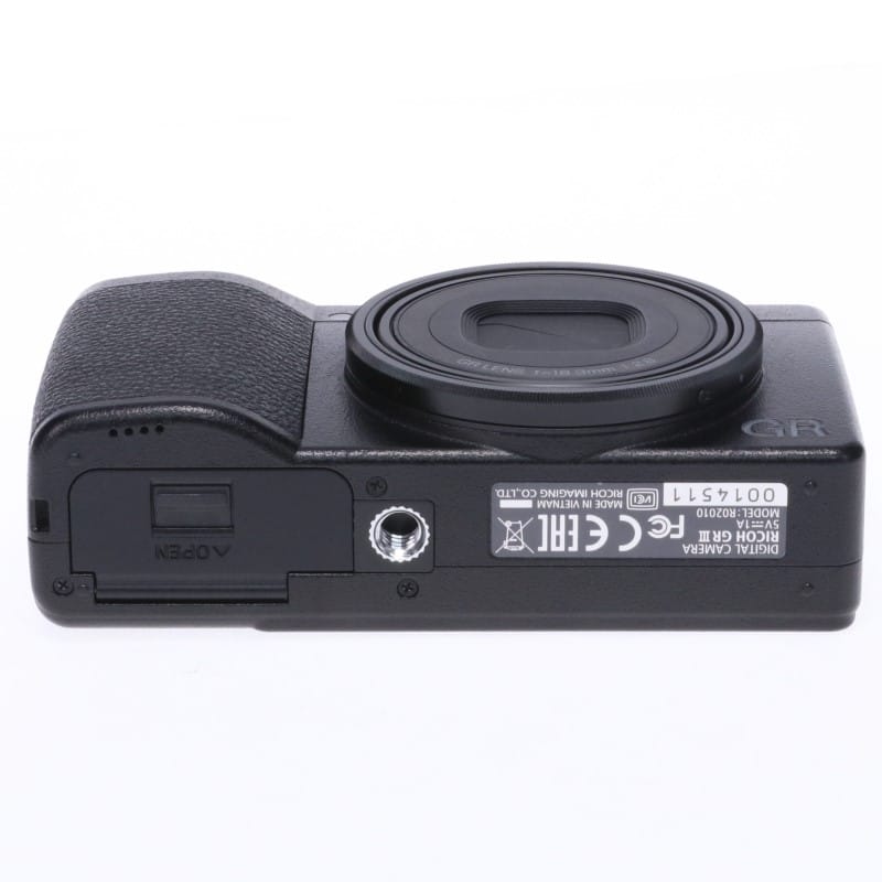RICOH GR III
