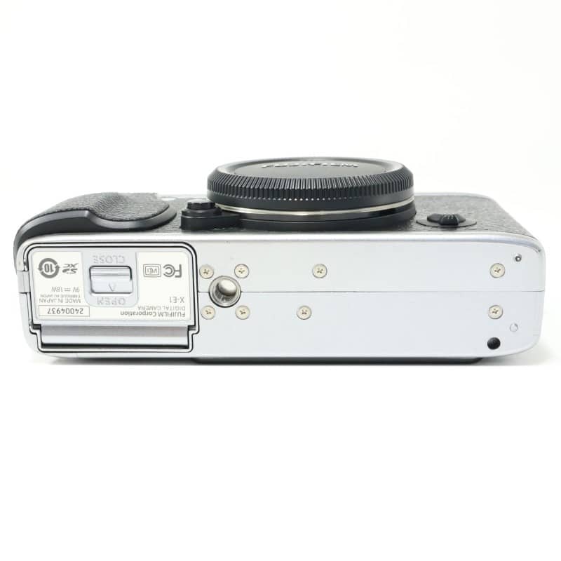 FUJIFILM X-E1 ボディ シルバー