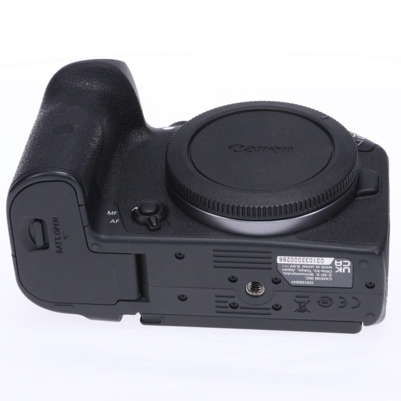 EOS R7 ボディー