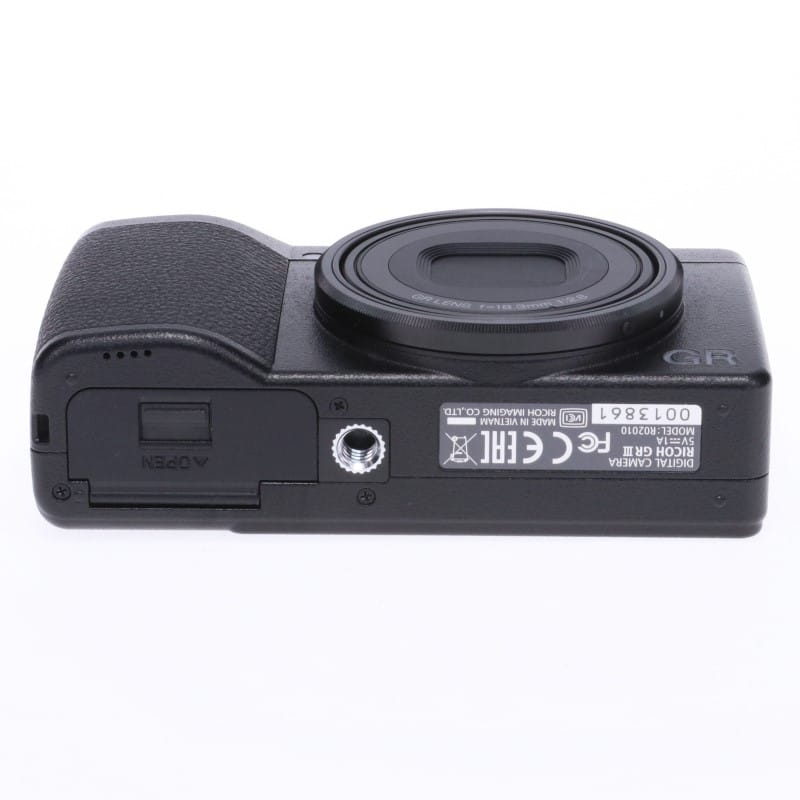 RICOH GR III