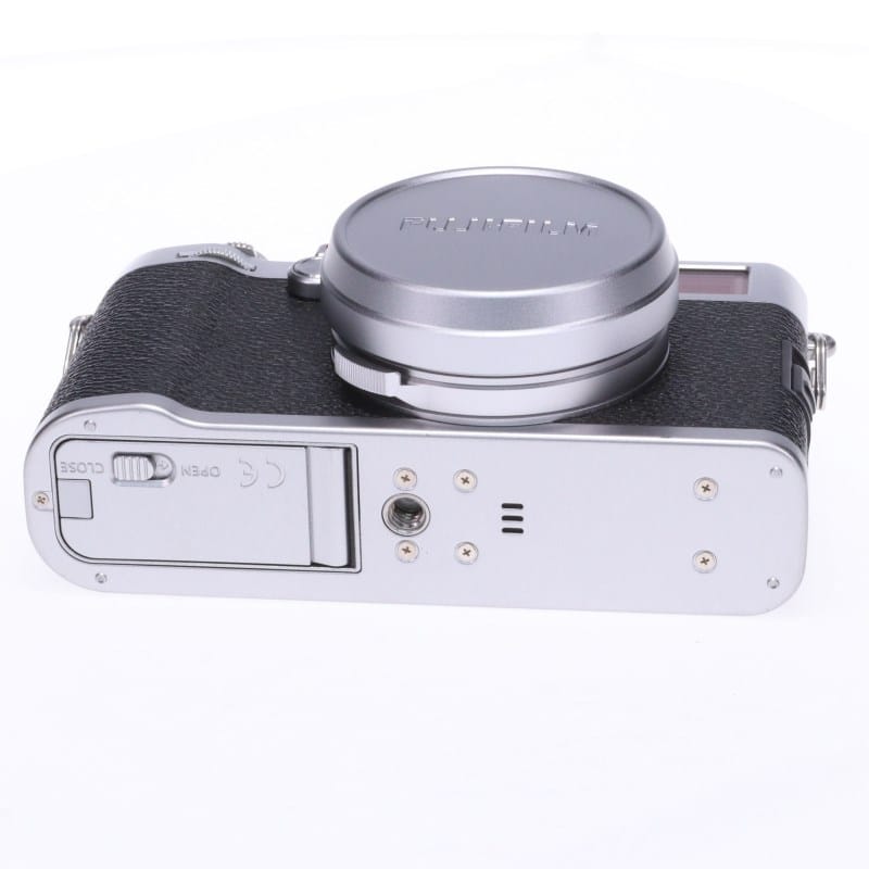 富士フイルム FUJIFILM X100F シルバー ABランク 中古｜フジヤカメラ