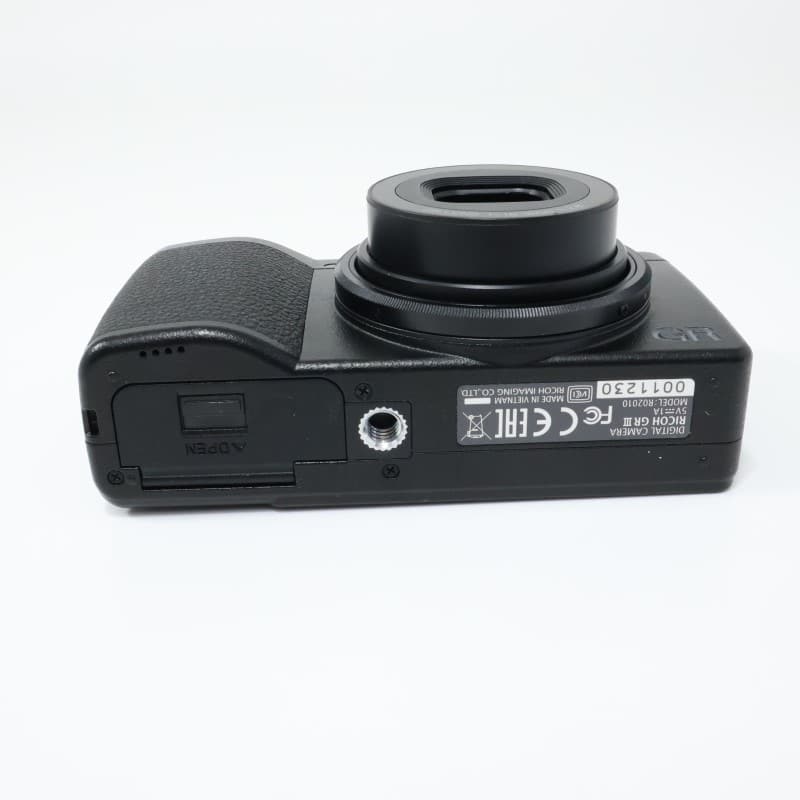 RICOH GR III