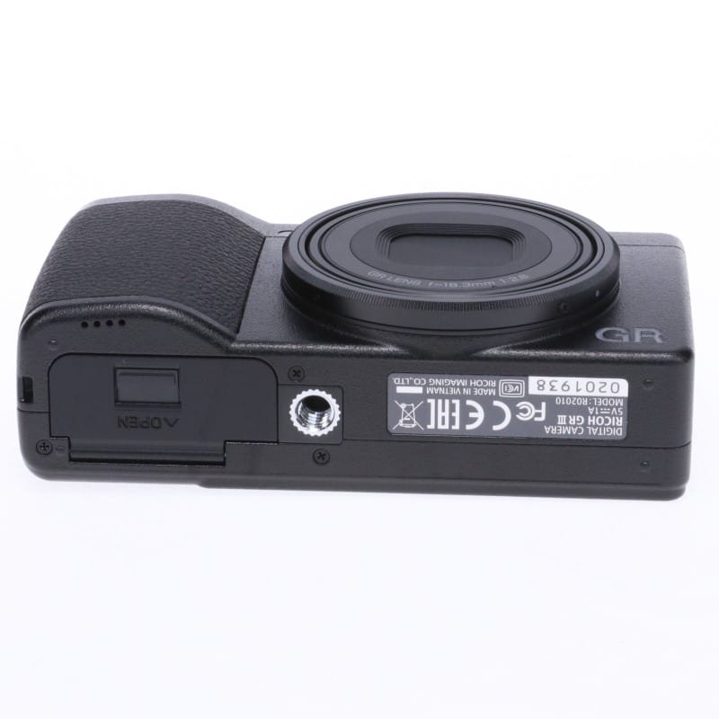 RICOH GR III