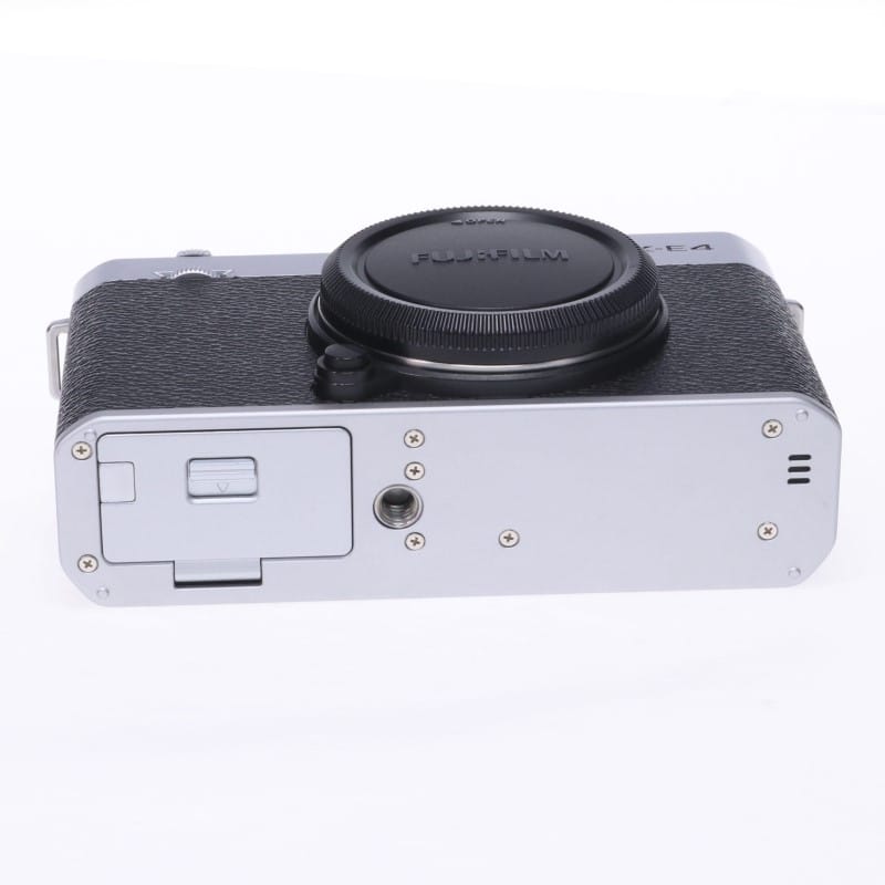 X-E4 シルバー