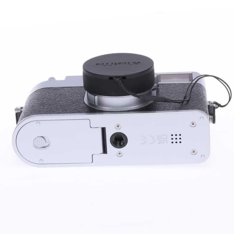 FUJIFILM X half X-HF1 シルバー 中古美品 おまけつき 富士フイルム X half (FUJIFILM X-HF1) シルバー 中古