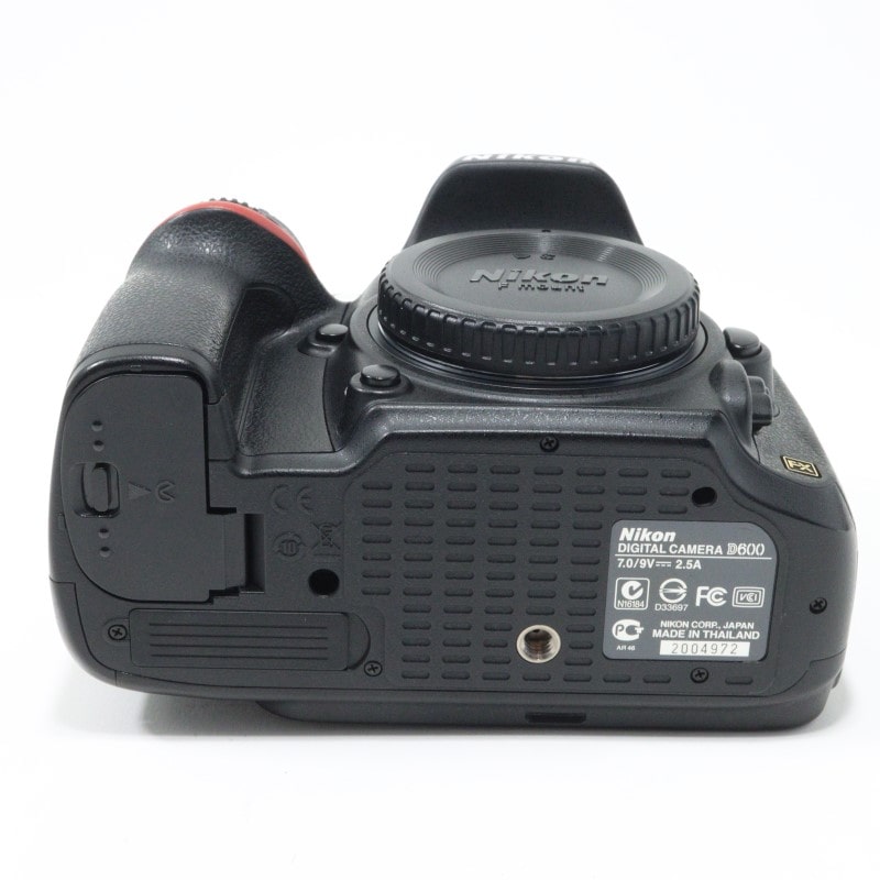 D600