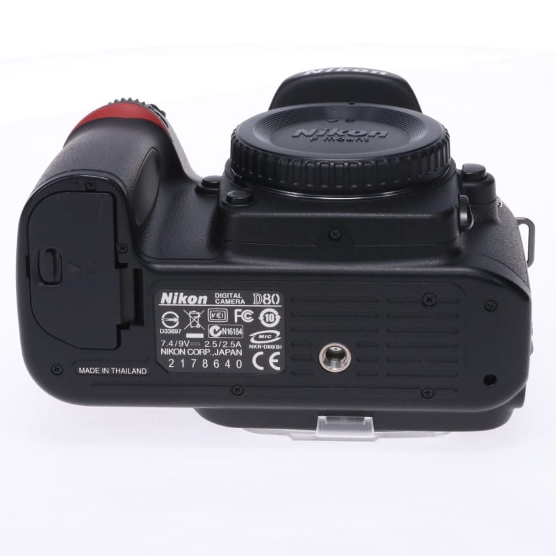 D80