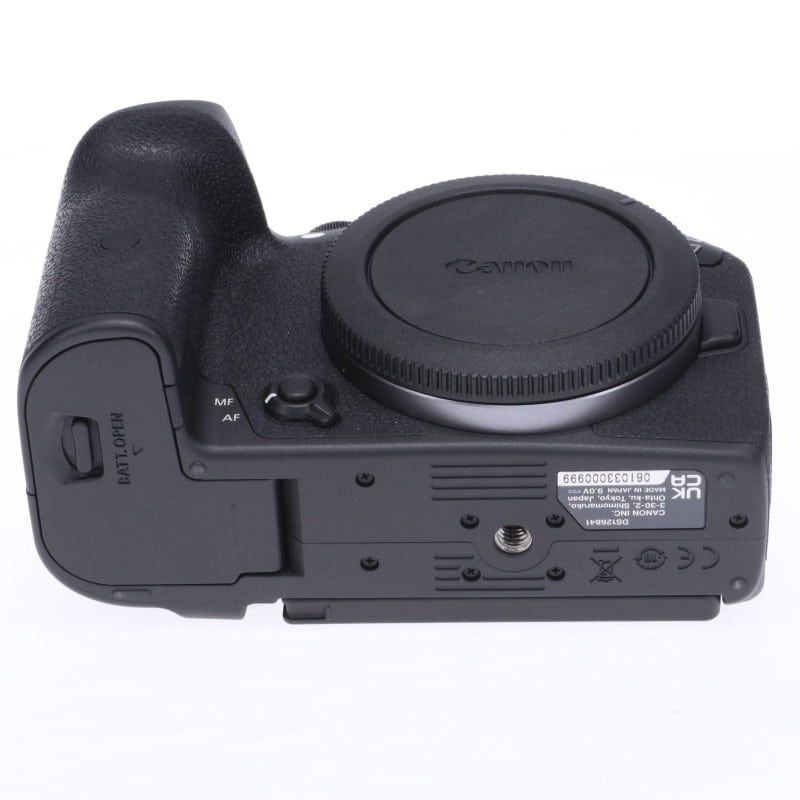 EOS R7 ボディー