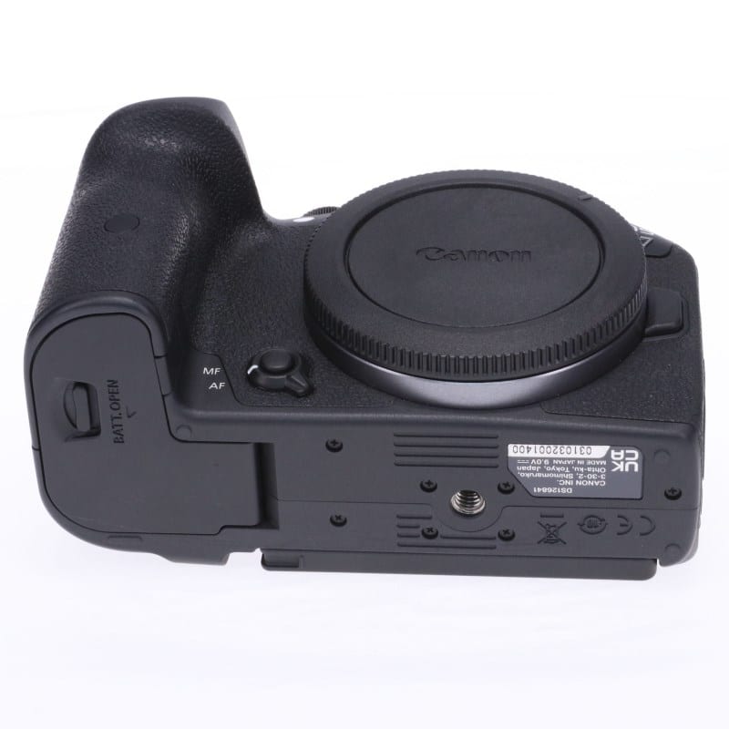 EOS R7 ボディー