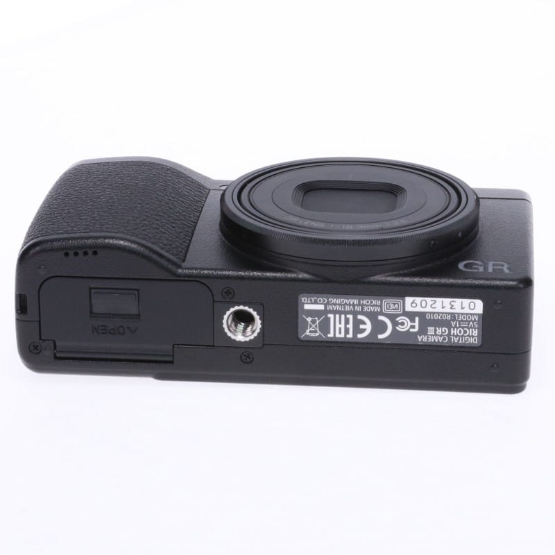 RICOH GR III