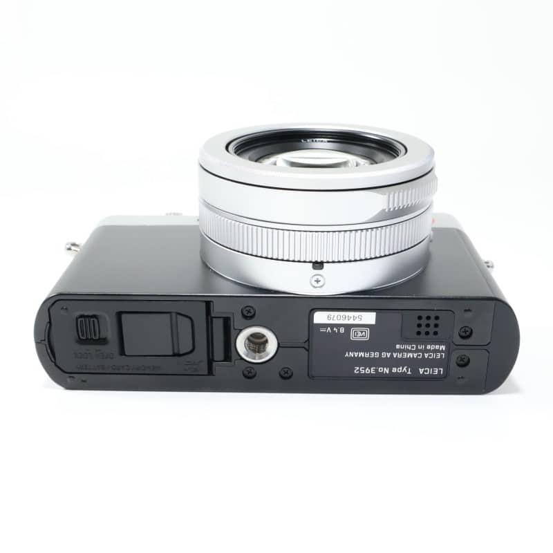 D-LUX7