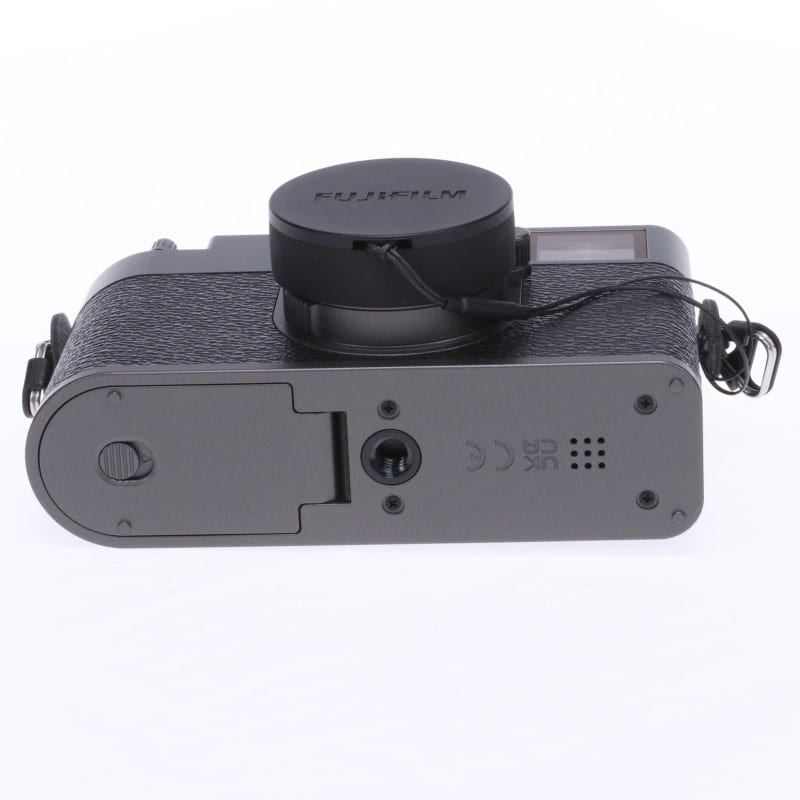 X half (FUJIFILM X-HF1) チャコールシルバー