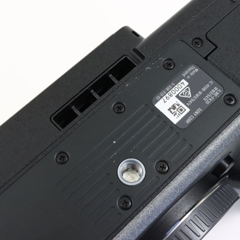 FX30 XLRハンドルユニット同梱モデル ILME-FX30