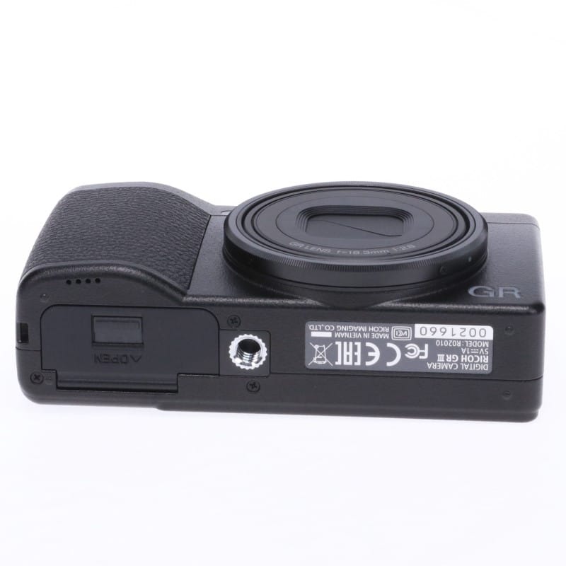 RICOH GR III