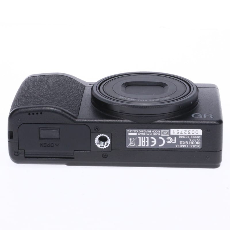 RICOH GR III