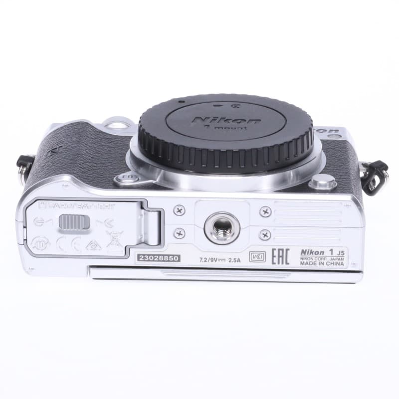 Nikon 1 J5 ボディー シルバー