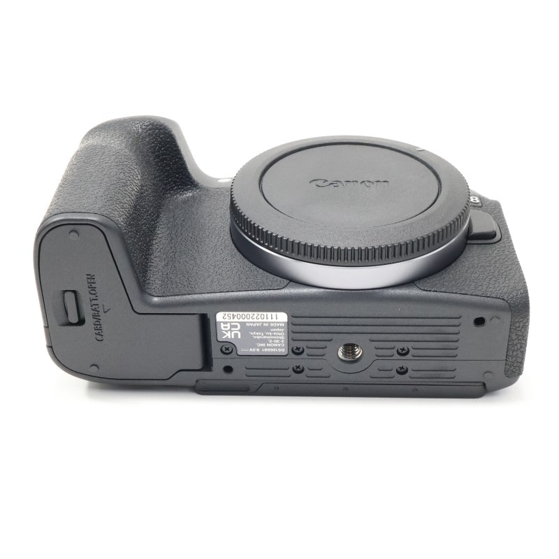 EOS R8 ボディー