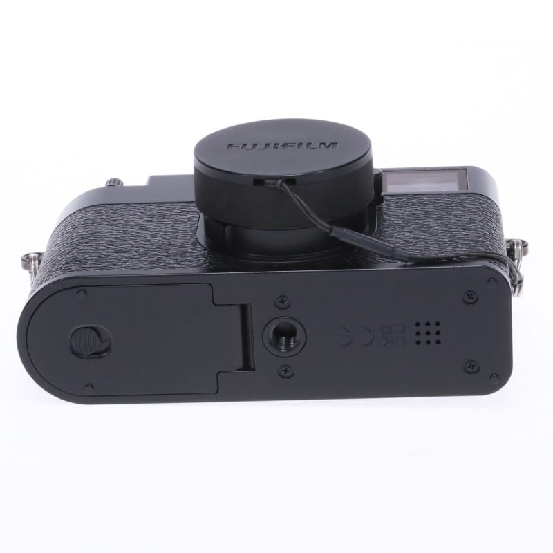 X half (FUJIFILM X-HF1) ブラック