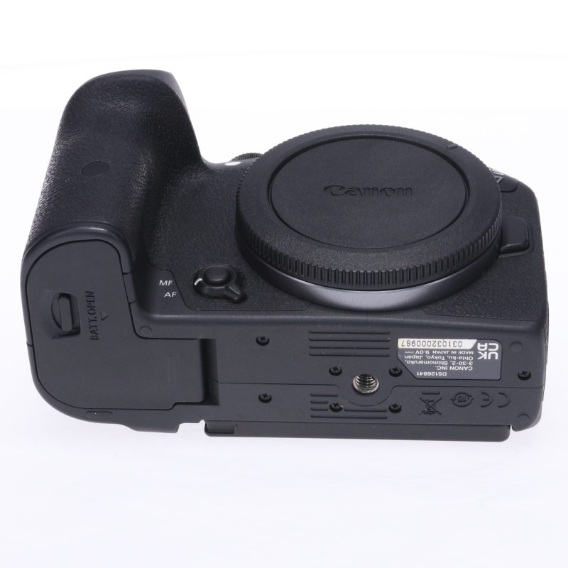 EOS R7