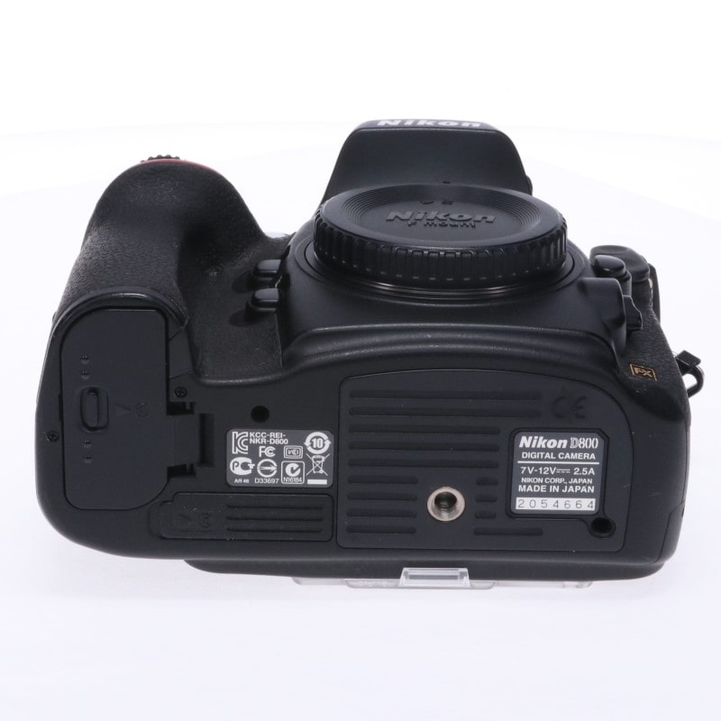 D800