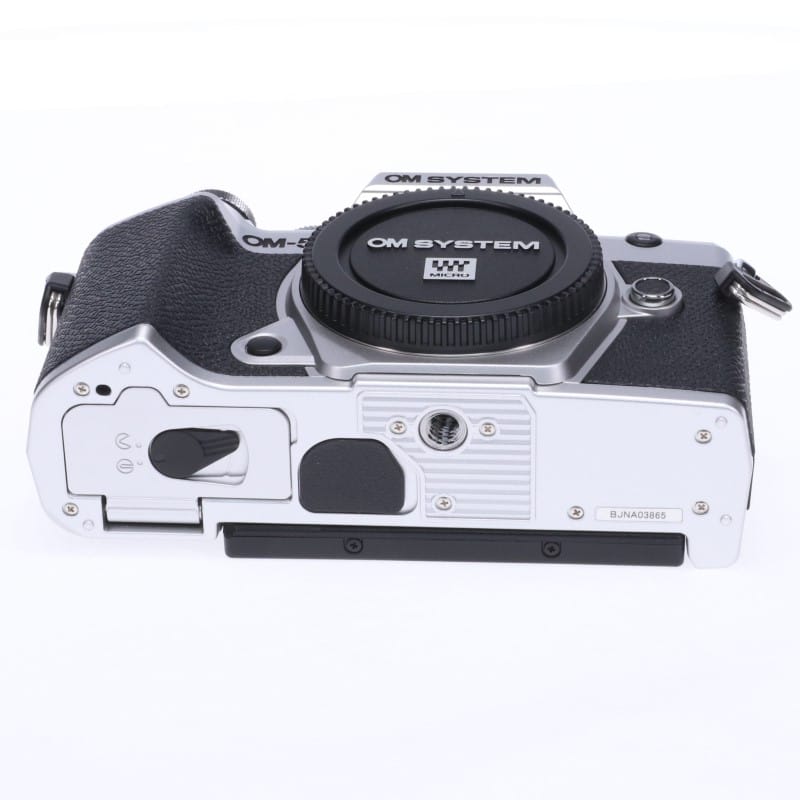 OM SYSTEM OM-5 ボディー シルバー