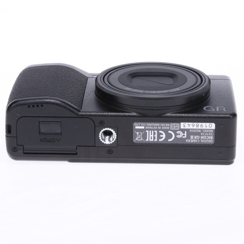 RICOH GR III