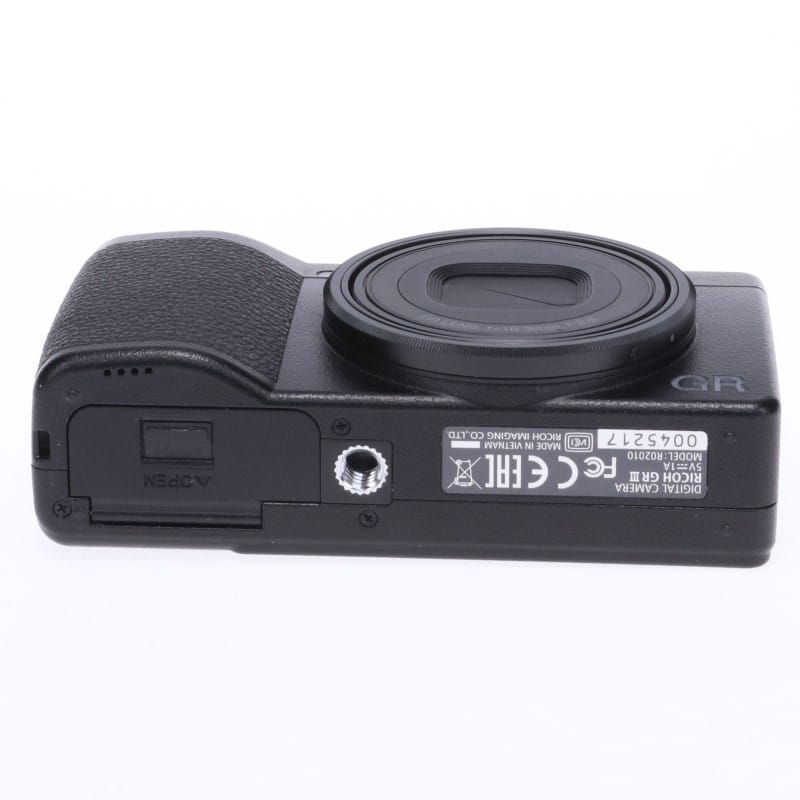 RICOH GR III
