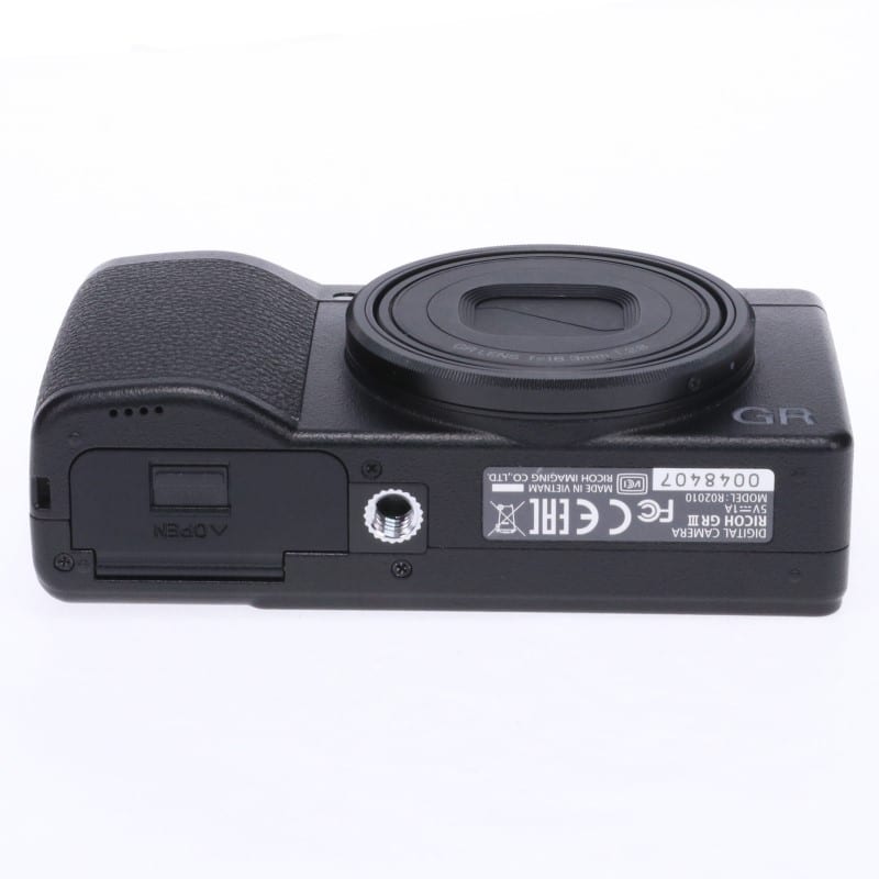 RICOH GR III