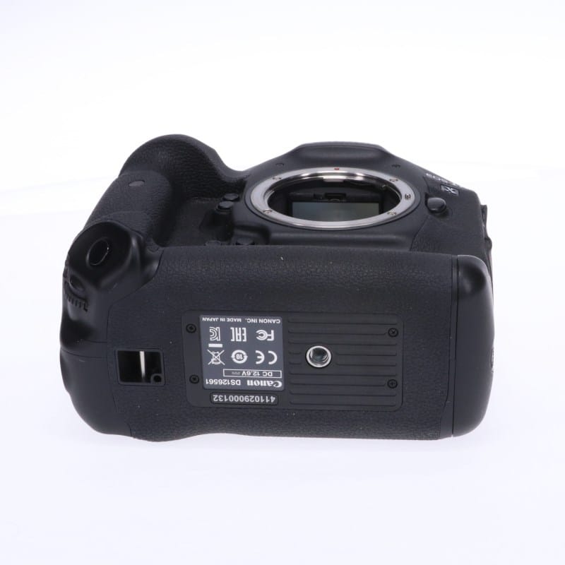 EOS-1D X Mark II ボディー