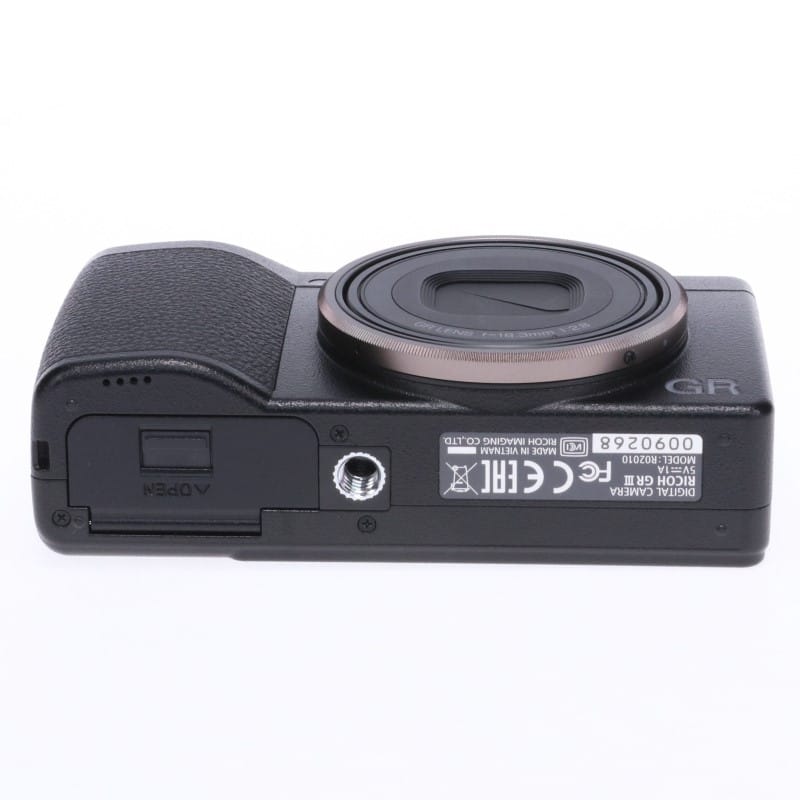 RICOH GR III