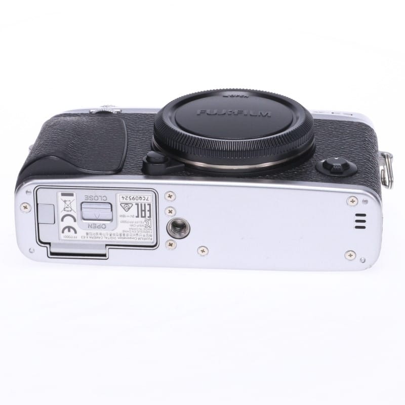 【美品】FUJIFILM X-E3 ボディ シルバー 富士フイルム FUJIFILM X-E3 ボディ シルバー｜新品通販フジヤカメラ