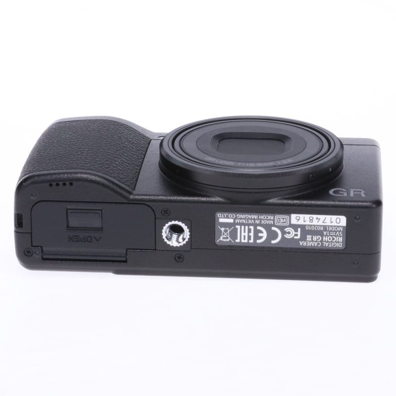 RICOH GR III