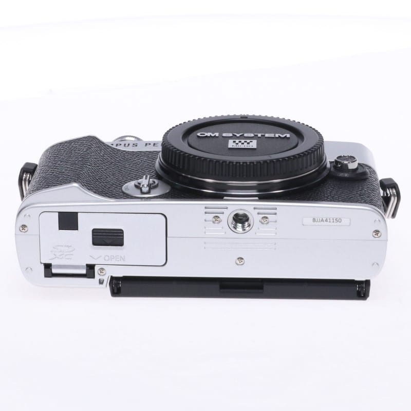 OLYMPUS PEN E-P7 ボディー シルバー