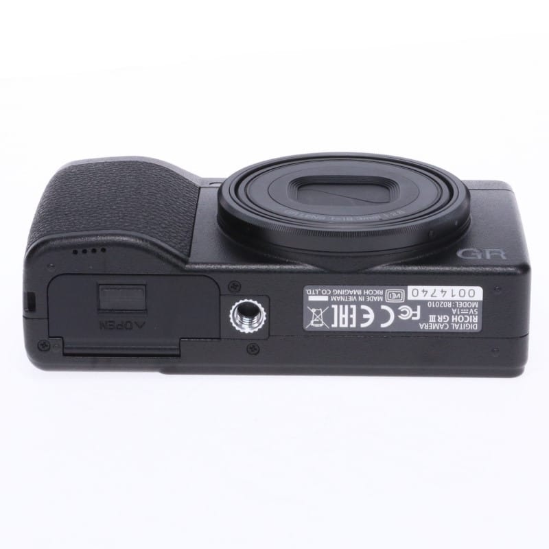 RICOH GR III