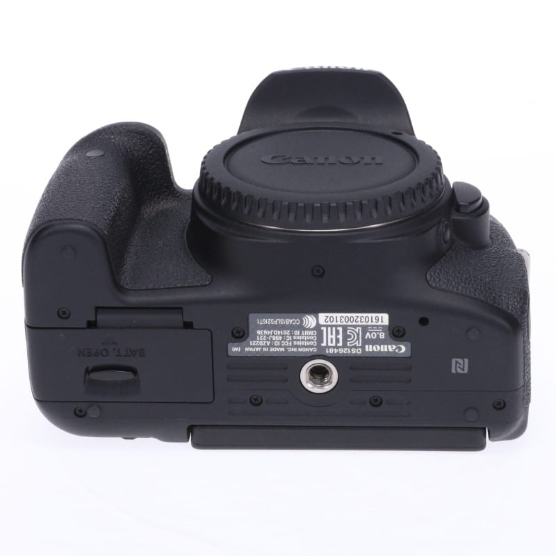 EOS 8000D ボディー