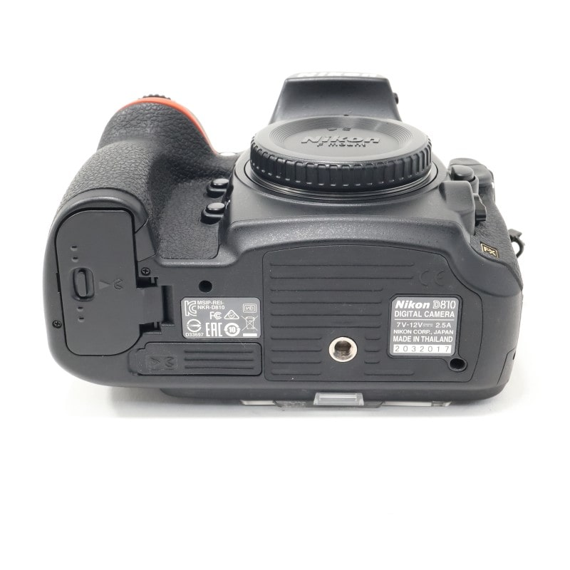 D810