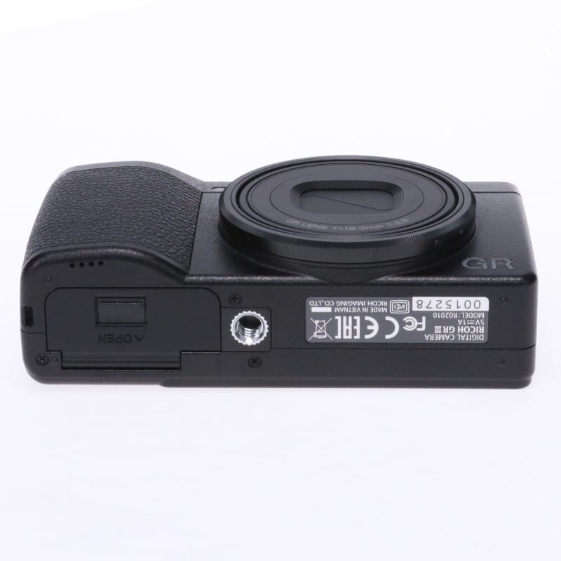 RICOH GR III